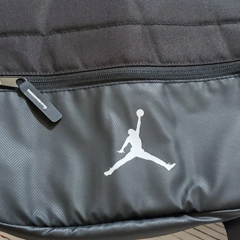 🆕️ NIKE JORDAN BLACK AIRBORNE WEATHER RESISTANT BACKPACK 9A1944-023 🖤